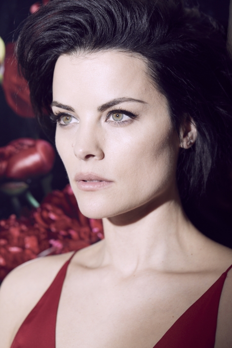 Cover Story Jaimie Alexander Moves Fashion Lifestyle Online